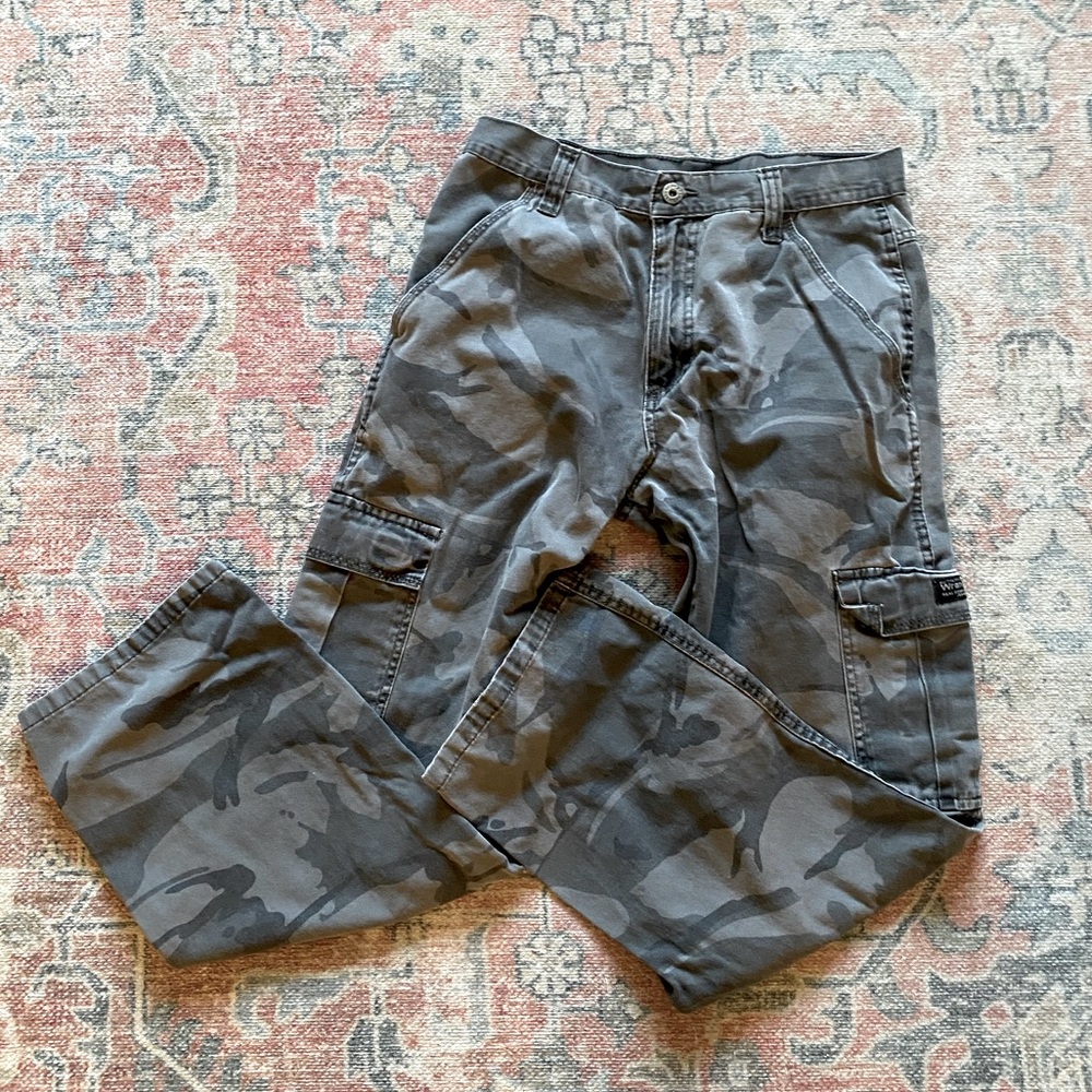 Wrangler Gray Cargo Camo Pants